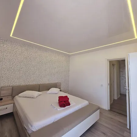 Apartament Luxury Front Seaview - Prima Linie Private Parking Năvodari